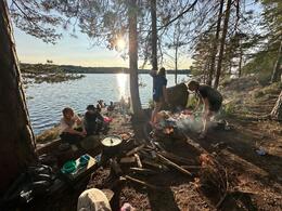 Der Mann mit dem weißen Hemd links hinten hat nichts mit unserer Cloppenburger Reisegruppe zu tun.