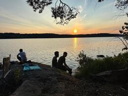 Der Mann mit dem weißen Hemd links hinten hat nichts mit unserer Cloppenburger Reisegruppe zu tun.