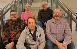 Der aktuelle Vorstand: Von links nach rechts:  
Herr Prof. Dr. M. Beeken (2. Vorsitzender), Frau G. Höne-Vogel (Kassiererin), 
Herr O. Vocks (Schriftführer), Herr H. Drees (Schulleiter),  Herr A. Käsehage (1. Vorsitzender)